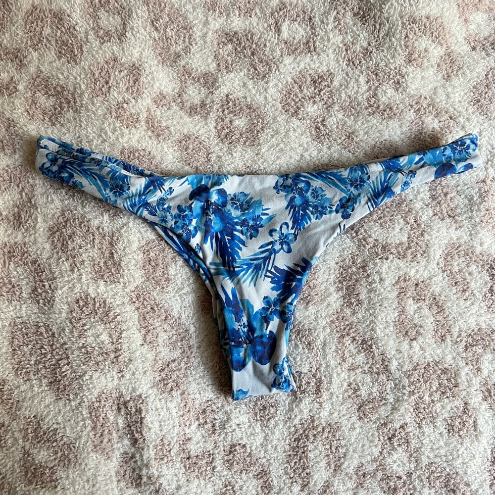 Midori | Swim | Kai Bottoms | Size Medium | Perfect Condition
